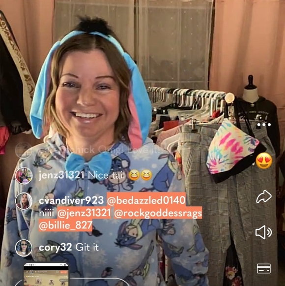 π€The Motley Cruise March 7th- CLASSIC REWIND - Picture 6 of 16